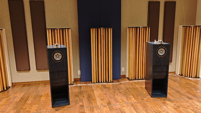 Why did you consider these two speaker sets to be the most suitable?  Let’s start with the BH speaker-1