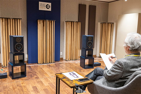 “1dB” の壁を超えろ !  特性と⾳質向上に賭ける旭化成の最新 DAC ソリュ ーション、  新旧徹底⽐較 !